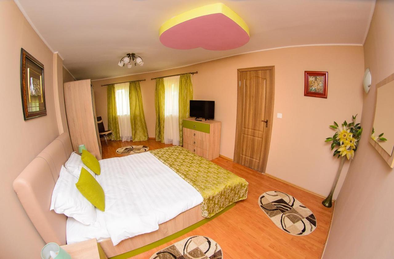 Casa Liana Ξενοδοχείο Oradea Εξωτερικό φωτογραφία